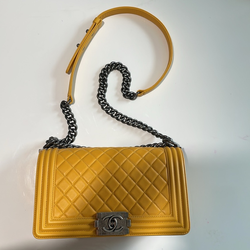 CHANEL Boy Bag